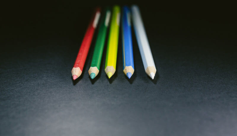クローラーの意味：それぞれの違いと強みを持つ色鉛筆たち
